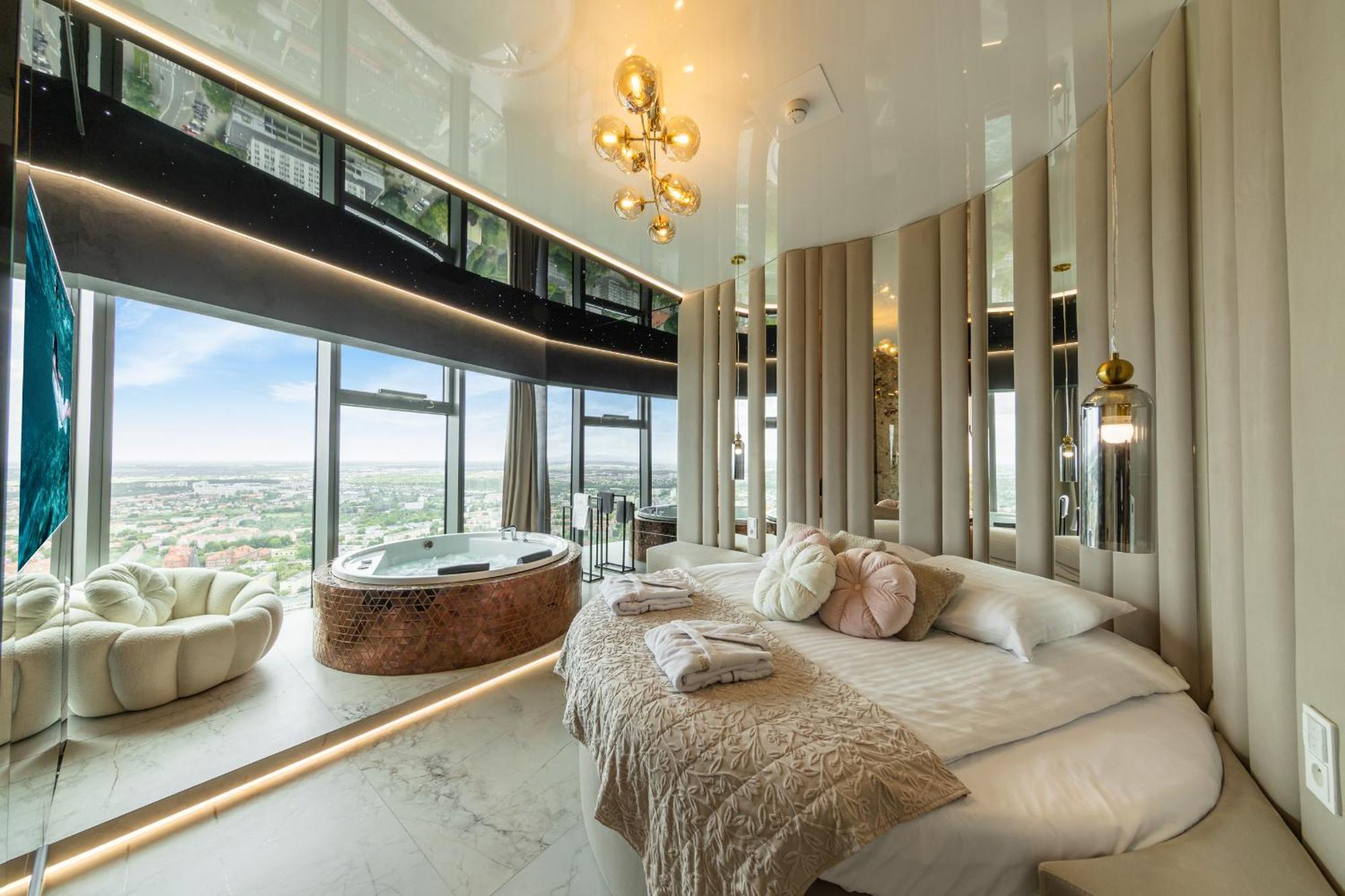 ורוצלב In The Sky - Apartamenty W Sky Tower מראה חיצוני תמונה